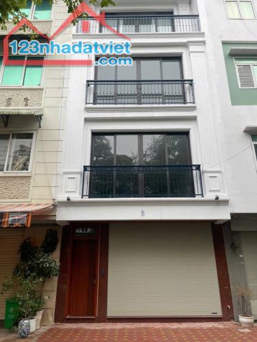 Chính chủ cho thuê nhà mới xây Số nhà 63, ngõ số 3 Phạm Tuấn Tài, Phường Nghĩa Tân, Q.