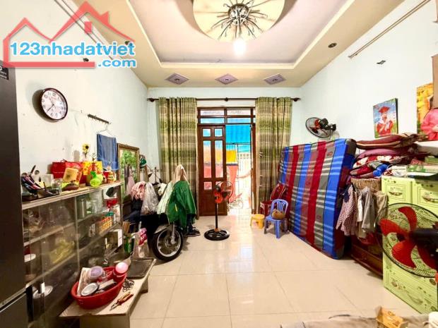 NHÀ B.ÁN MẶT TIỀN CHỢ P.14 GV - KINH DOANH SẦM UẤT - 2 MẶT TIỀN TRƯỚC SAU - DT106M² - 4 TẦ - 4