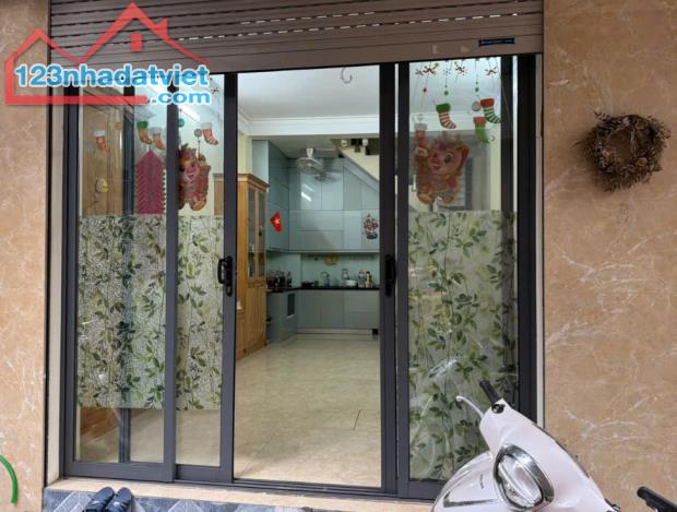 CHÍNH CHỦ CẦN CHO THUÊ CĂN NHÀ TẠI SỐ 2 NGÕ 94 - PHỐ Ô CHỢ DỪA - QUẬN ĐỐNG ĐA - TP HÀ NỘI