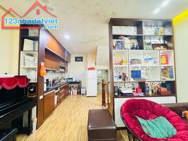 BÁN NHÀ ĐỘI CẤN - NGÕ NÔNG, GẦN PHỐ - NHÀ DÂN XÂY, KHUNG CỘT CHẮC CHẮN! - 2