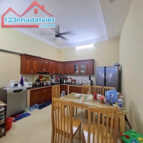 Bán nhà Kim Giang ngõ nông 3 bước ra ô tô 46m2 4tầng 8tỷ - 1