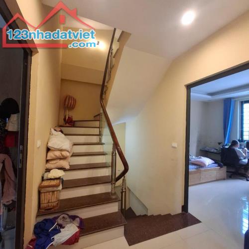 Bán nhà Kim Giang ngõ nông 3 bước ra ô tô 46m2 4tầng 8tỷ - 5