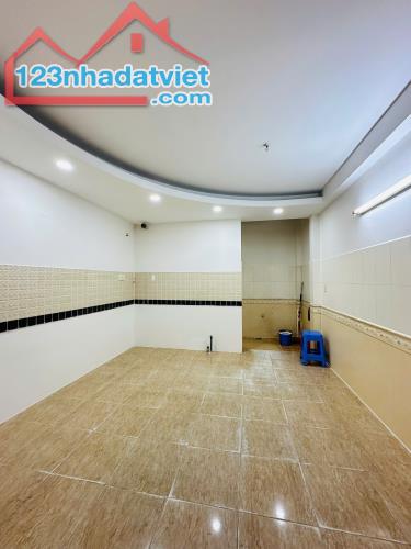 5.8 tỷ thương lượng 3.9x10m, 3 tầng, hẻm Ni Sư Huỳnh Liên, P10 - 2