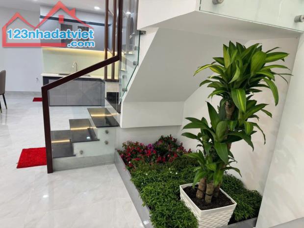 Bán nhà 1 xẹc Hà Huy Giáp,hẻm xe hơi. Quận 12 - 5