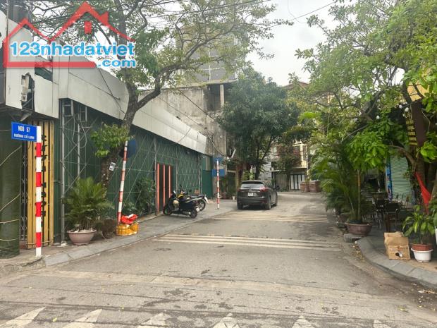 Bán nhà: Cổ Linh, vỉa hè ô tô tránh, dt 115m, giá 3.4 tỷ