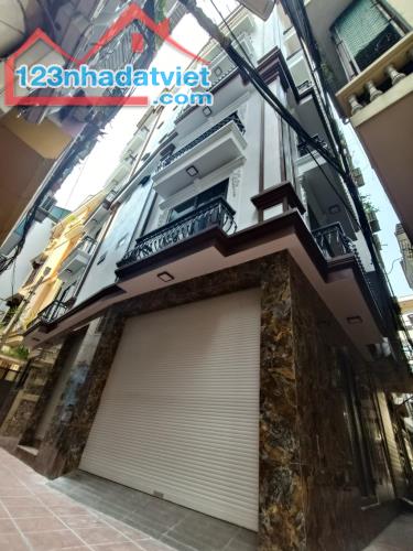 Chính chủ cần bán nhà Trần Cung, hoàng quốc việt 60m2. Lô góc vị trí đẹp ô tô vào nhà, ngõ