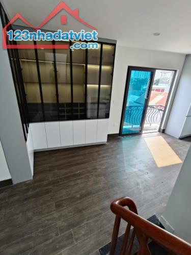 Chính chủ cần bán nhà Trần Cung, hoàng quốc việt 60m2. Lô góc vị trí đẹp ô tô vào nhà, ngõ - 2