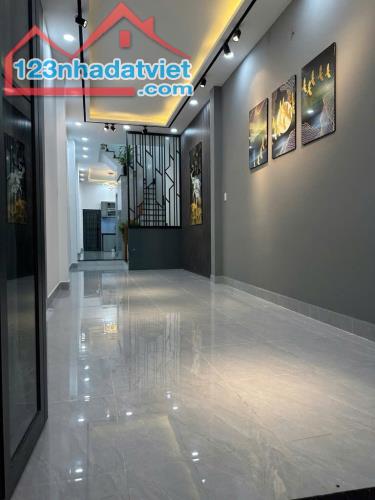Bán gấp nhà Đẹp MT Chánh Hưng, P.Hưng Phú Q8. DT40m2. Giá chỉ 5,2tỷ. - 1