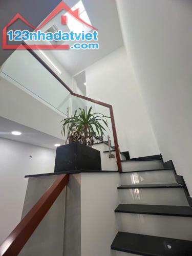 Bán gấp nhà Đẹp MT Chánh Hưng, P.Hưng Phú Q8. DT40m2. Giá chỉ 5,2tỷ. - 2