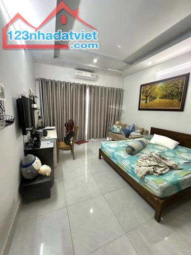 BÁN NHÀ XÔ VIẾT NGHỆ TĨNH - 50M2 - 2 TẦNG - 3 PN - SỔ A4 - GẦN MT - 2
