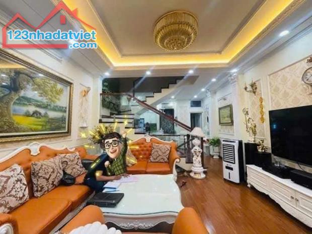 BÁN NHÀ PHÂN LÔ PHẠM TUẤN TÀI, ÔTÔ TRÁNH, VỈA HÈ KINH DOANH, 43M2 CHỈ 14 TỶ 080