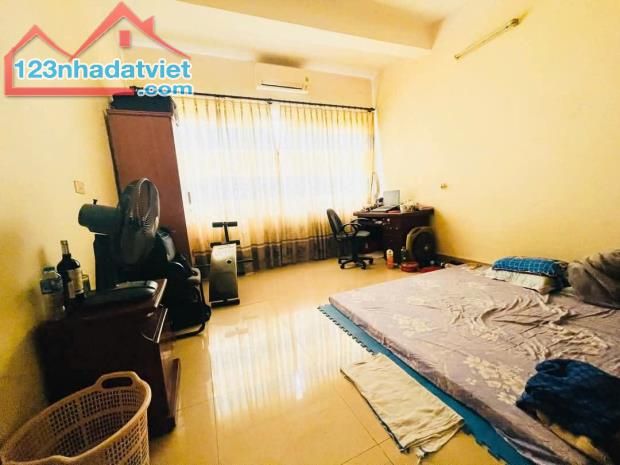 12,9 TỶ - MẶT PHỐ ĐƯỜNG LÁNG - VIP - GIÁ SIÊU NGON - VỈA HÈ RỘNG MIÊN MAN - ĐƯỜNG 8 LÀN XE - 2