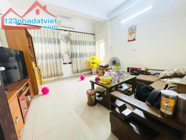 12,9 TỶ - MẶT PHỐ ĐƯỜNG LÁNG - VIP - GIÁ SIÊU NGON - VỈA HÈ RỘNG MIÊN MAN - ĐƯỜNG 8 LÀN XE - 4