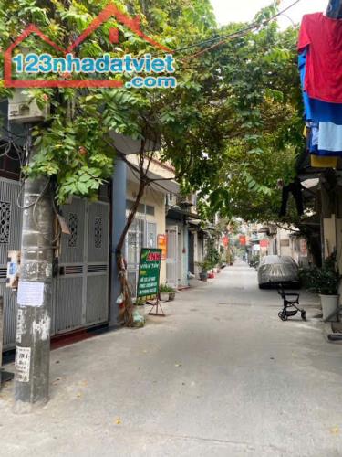 Hàng hiếm bala hà đông ngõ ô tô 7 chỗ vào tận nơi - 1