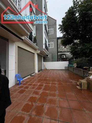 Bán nhà Vạn Phúc - Hà Đông . Nhà gần cầu trắng , 35m , giá 12,1 tỷ . Nhà không khí thoáng