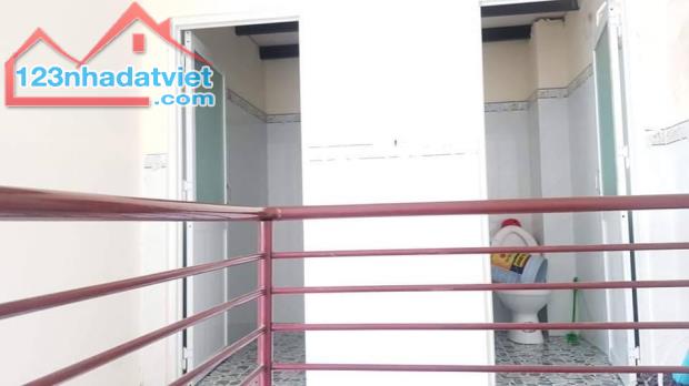 * Q.TÂN PHÚ, CHỈ 4.3 TỶ, 40M2, 3 TẦNG, 5 PHÒNG CHO THUÊ, KHU CHỢ VẢI SẦM UẤT, NGANG 5m - 1