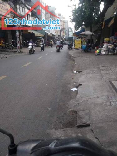 * Q.TÂN PHÚ, CHỈ 4.3 TỶ, 40M2, 3 TẦNG, 5 PHÒNG CHO THUÊ, KHU CHỢ VẢI SẦM UẤT, NGANG 5m - 5