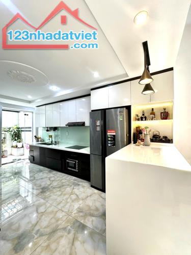 🌟 BÁN NHÀ 5 TẦNG ĐẸP – KHU DÂN CƯ GREENLIFE 13C – GIÁP QUẬN 8 – GIÁ CHỈ 8.9 TỶ 🌟