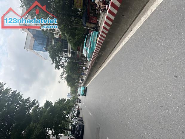 NỢ NGÂN HÀNG CẦN BÁN GẤP NHÀ PHỐ LẠC LONG QUÂN NHẬT TÂN TÂY HỒ 105M 5 TẦNG MT 6M SÁT PHỐ