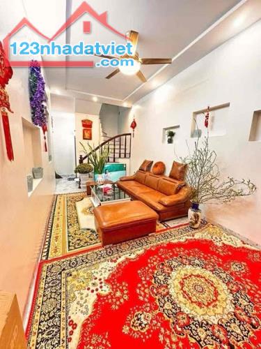 CẦU GIẤY NHÀ ĐẸP TÌM CHỦ MỚI Ạ KHU PHỐ KINH DOANH TẤP NẬP NHẤT QUẬN - 1