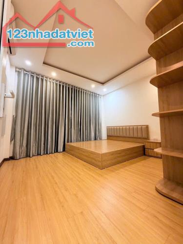 💧💧💧💧💧GIẢM GIÁ BÁN GẤP-NHÀ NGỌC THUY-VỊ TRÍ VÀNG- Ô TÔ ĐỖ CỬA -NỘI THẤT ĐẸP -DÂN XÂY C - 2