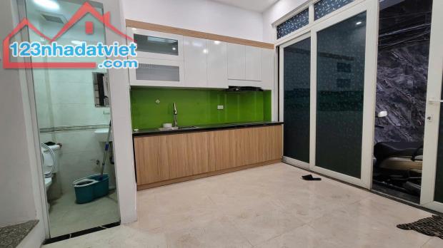 Chính chủ cho thuê nhà nguyên căn ngõ 43 Chùa Bộc - 3