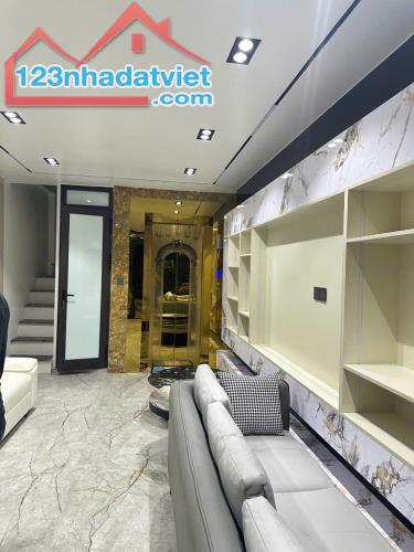 HOA HẬU NGỌC LÂM 40M, 8T, MT4M, THANG MÁY, 10M RA Ô TÔ TRÁNH, 20M RA PHỐ HỒNG TIẾN. - 2