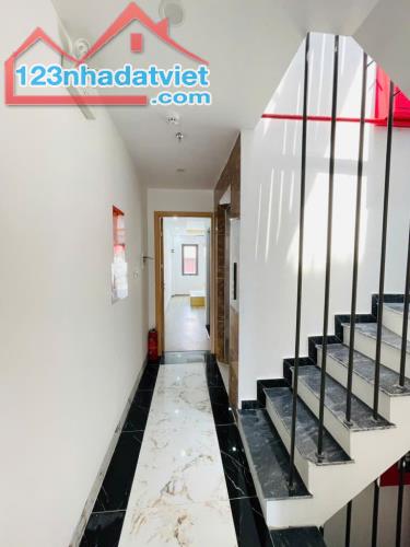 Tòa chdv Ba Đình 10 phòng khép kín, hai thoáng trước sau, cách ô tô 5m - 1