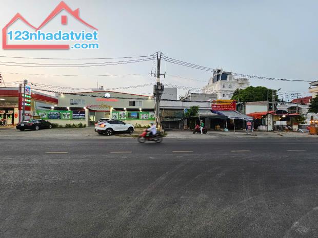 Bán nhà 56m*48m, nhỉnh 45 tỷ, mặt tiền Phạm Hữu Lầu, Quận 7