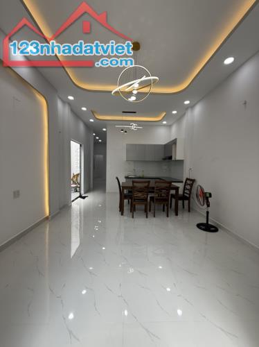 NHÀ TO GIÁ RẺ CHIẾN LƯỢC - BÌNH TÂN - 77M2 - 2PN 2WC - GIÁ 4.15 TỶ