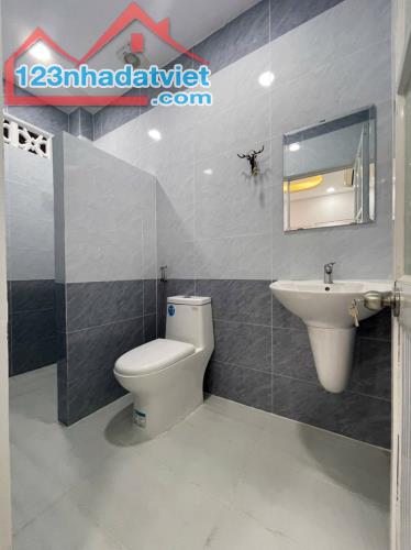 NHÀ TO GIÁ RẺ CHIẾN LƯỢC - BÌNH TÂN - 77M2 - 2PN 2WC - GIÁ 4.15 TỶ - 3