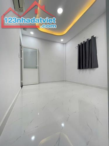 NHÀ TO GIÁ RẺ CHIẾN LƯỢC - BÌNH TÂN - 77M2 - 2PN 2WC - GIÁ 4.15 TỶ - 5