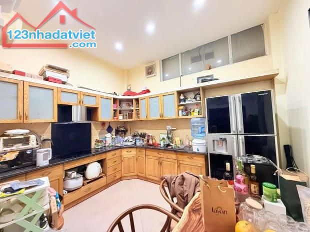 Bán nhà đẹp phố Võ Chí Công 35/40m2 5tầng mặt tiền 6.5m 7.5 Tỷ Cầu Giấy - 2