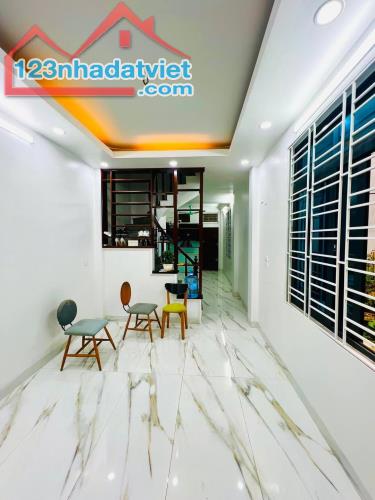 Bán nhà đẹp phố Lạc Long Quân 35/40m2 5tầng mặt tiền 4.3m 6.99 tỷ Cầu Giấy - 1