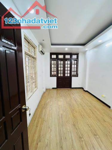 Bán nhà đẹp phố Lạc Long Quân 35/40m2 5tầng mặt tiền 4.3m 6.99 tỷ Cầu Giấy - 2