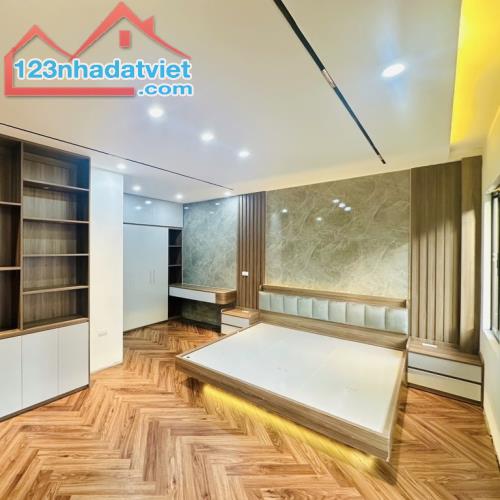 BÁN NHÀ Tôn Đức Thắng 35/40m2, mặt tiền siêu rộng ~7m, 7 tầng thang máy nhà mới - 2