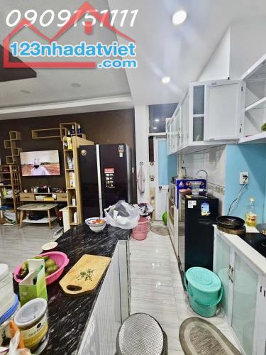 NHÀ ĐẸP 4 TẦNG- HẺM XE HƠI- GẦN HUỲNH TẤN PHÁT- QUẬN 7- 80M2- CHỈ NHỈNH 6 TỶ