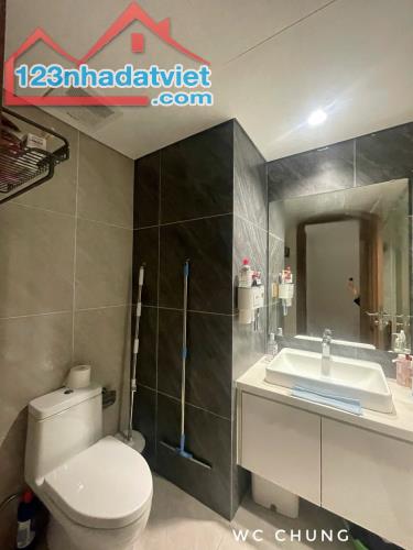 (Tin thật 100%) CH 85m2 x 2PN có slot ô tô tại Mipec Xuân Thủy - Nội thất cao cấp - Tầng - 3