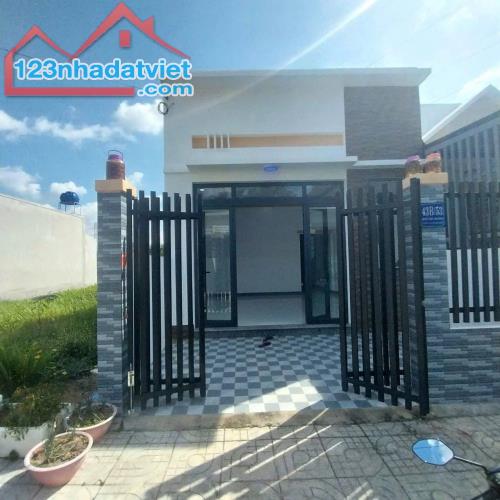 Chủ Ngộp Cần Bán Nhà Ở Hóc Môn, Giá 850triệu, DT100m2, SHR