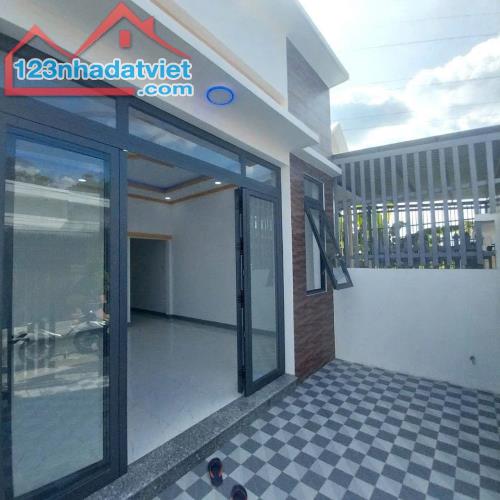 Chủ Ngộp Cần Bán Nhà Ở Hóc Môn, Giá 850triệu, DT100m2, SHR - 1