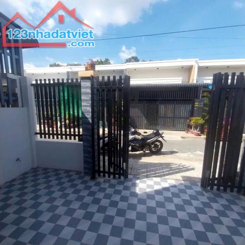 Chủ Ngộp Cần Bán Nhà Ở Hóc Môn, Giá 850triệu, DT100m2, SHR - 3