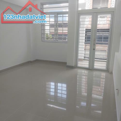 Bán nhà 3 tầng đẹp Trần Văn Mười, Xuân Thới Đông chỉ 4.3 tỷ TL. - 1