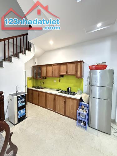 BÁN NHÀ NGÕ 147 TRIỀU KHÚC – 30M² x 5 TẦNG – 2 MẶT THOÁNG – GẦN OTO – GIÁ 6 TỶ - 2