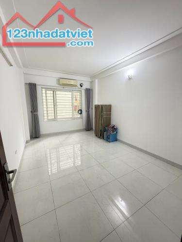 BÁN NHÀ NGÕ 147 TRIỀU KHÚC – 30M² x 5 TẦNG – 2 MẶT THOÁNG – GẦN OTO – GIÁ 6 TỶ - 5