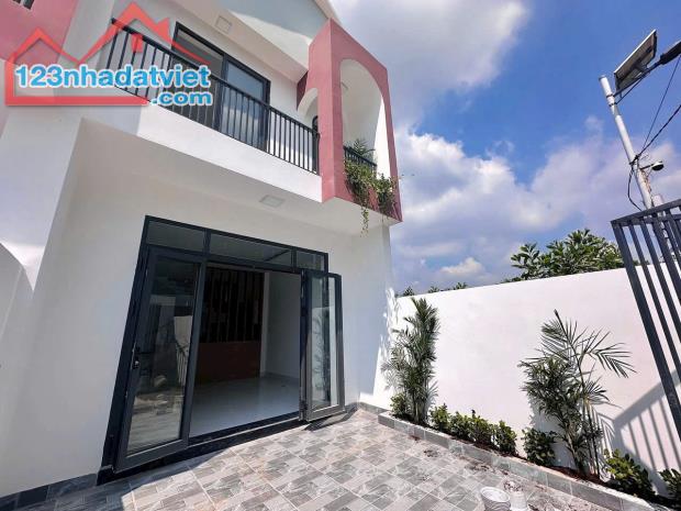 CHÍNH CHỦ CẦN BÁN NHÀ LẦU MỚI XÂY - 100m2- NGAY CHỢ THẠNH PHÚ - 1
