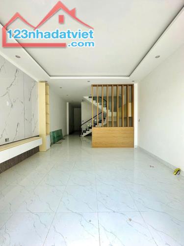 CHÍNH CHỦ CẦN BÁN NHÀ LẦU MỚI XÂY - 100m2- NGAY CHỢ THẠNH PHÚ - 2