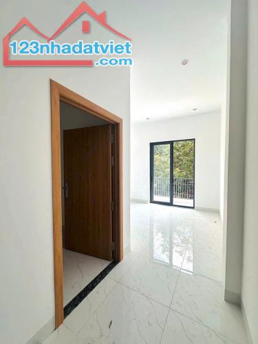 CHÍNH CHỦ CẦN BÁN NHÀ LẦU MỚI XÂY - 100m2- NGAY CHỢ THẠNH PHÚ - 3