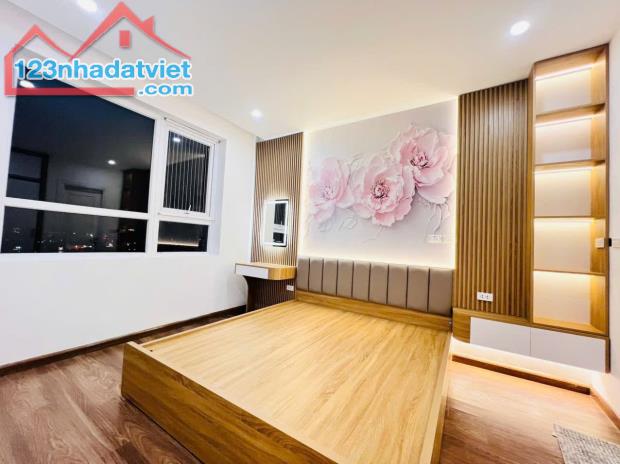 "Bán nhà phố Hoàng Mai, Hoàng Văn Thụ 40m, 4 tầng. Giá: 8.7 tỷ. LH: 0327536893 - 1