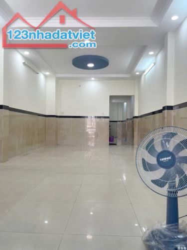 Bán nhà mặt tiền đường số 1 KDC Bình Hưng B/C, ngay bến xe Q8