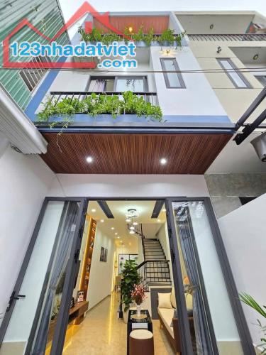Bán Nhà 3 tầng, 3 mê kiệt 561 Hoàng Diệu, Kiệt 3 m đối diện Chợ Mới, cách đường 60m